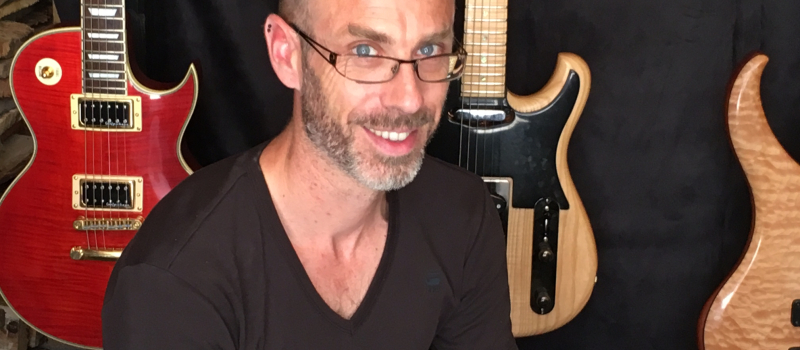 Jazz in Marciac – Le luthier Benjamin Calmon expose ses instruments