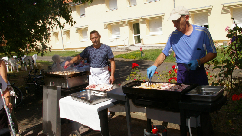 Barbecue d'été à la Cité Saint-Joseph