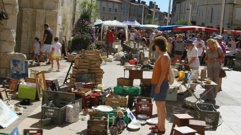 Condom - La brocante des mardis de l'été vous attend !
