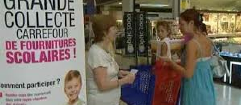 Carrefour Auch collecte des fournitures scolaires au profit du Secours populaire