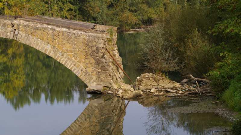 Déconstruction et aménagement des abords au pont de Héres 