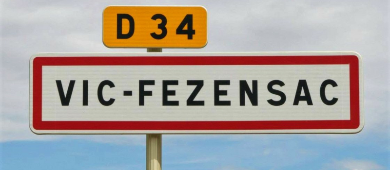 Au pied des platanes