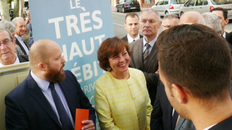 Gers numérique en présence de la présidente de Région, Carole Delga, a inauguré l'accès fibre optique pour le 1er abonné d'un réseau public