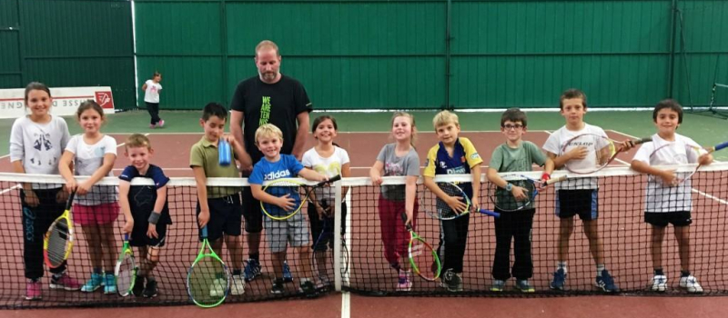 Reprise des cours au tennis-club valencien.