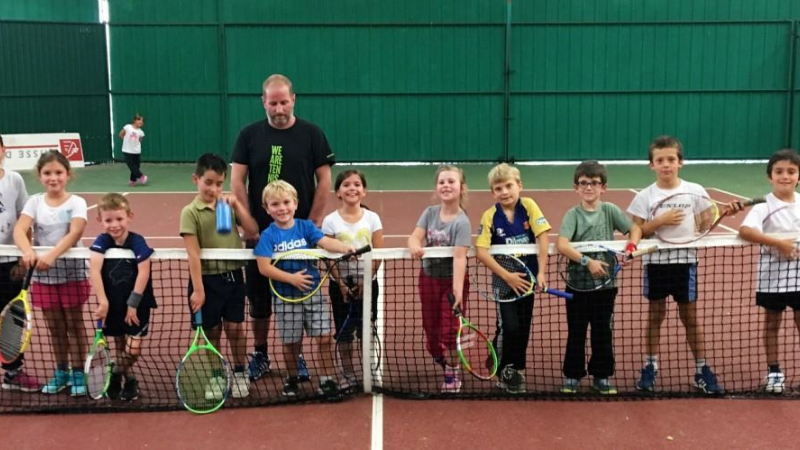 Reprise des cours au tennis-club valencien.