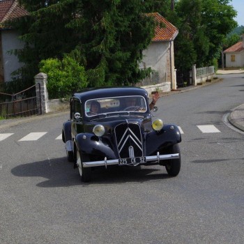 traction voiture ancienne.jpg