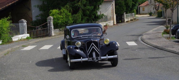 traction voiture ancienne.jpg
