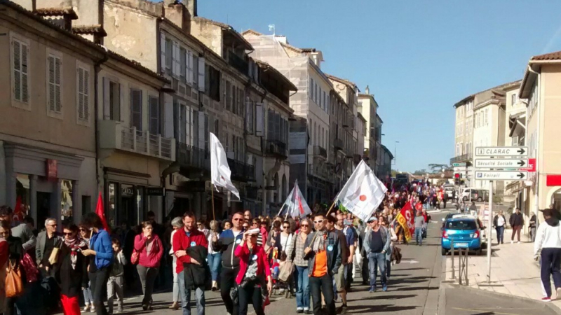 Dix  syndicats ont, ensemble,  fait appel à la grève et la manifestation