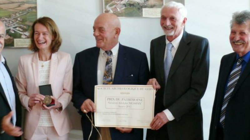 Le prix du patrimoine de la société archéologique, prix Messimy, remis à la commune de Haget