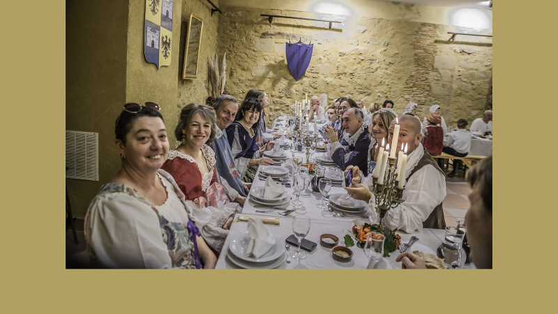 Lupiac – Un banquet somptueux en costumes pour les bénévoles