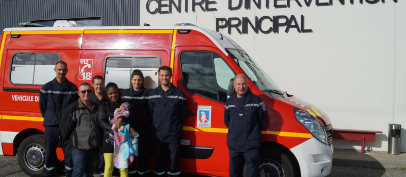 Les camions rouges plaisent aux bébés