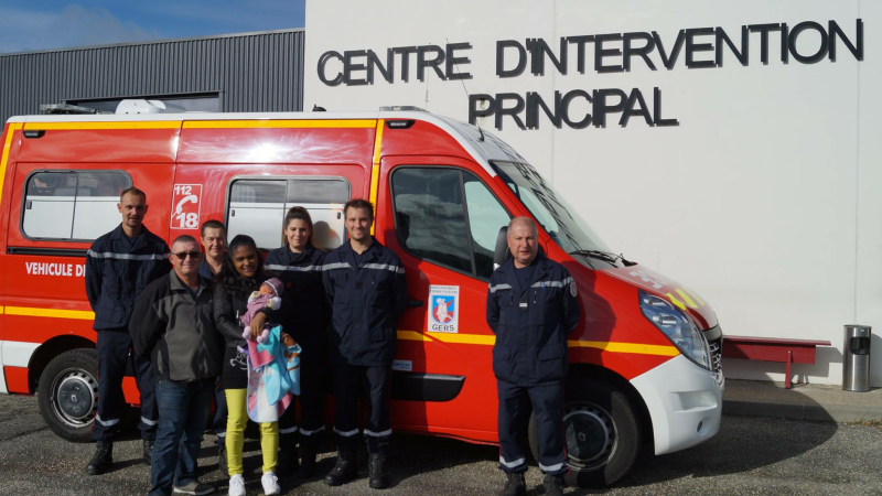 Les camions rouges plaisent aux bébés
