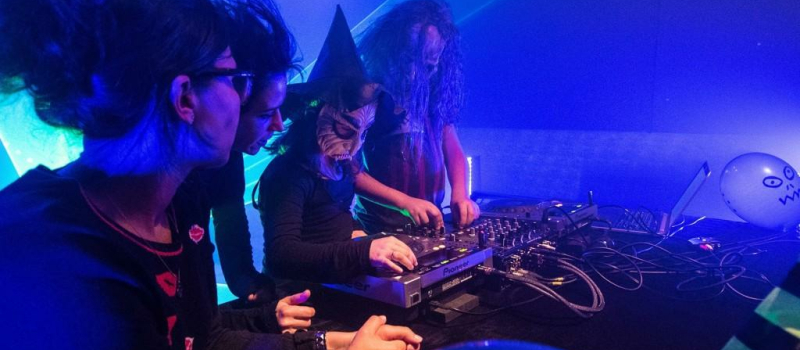 Auch- Au Cri'art : atelier Mix DJ et Halloween Party !