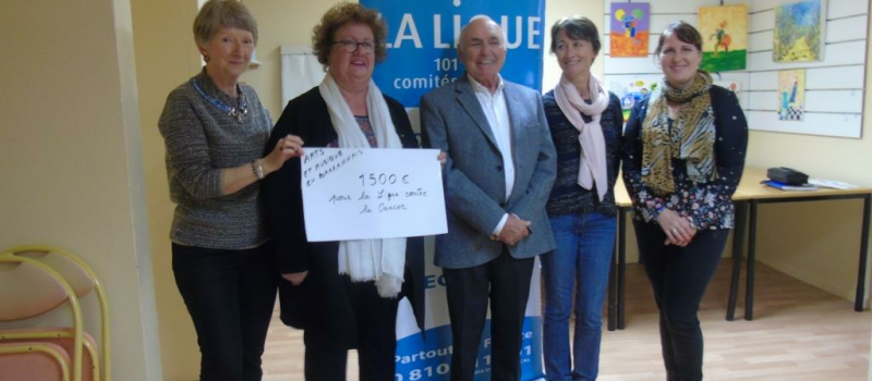 L'Association "Art et Musique en Barranais " a gratifié La Ligue contre le cancer d'un  remarquable chèque