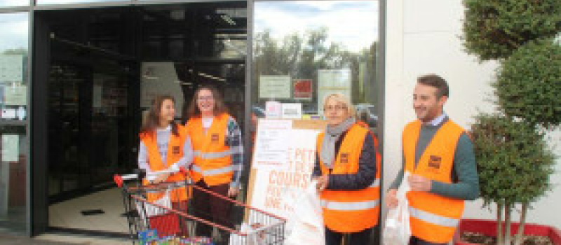 Les collégiens collectent pour la Banque alimentaire
