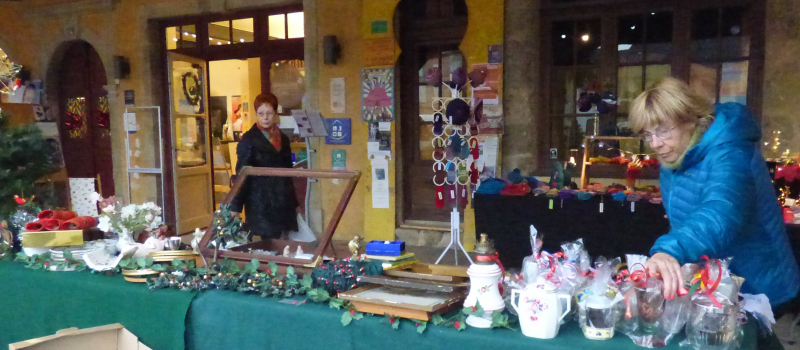 belle affluence au marché De Noël