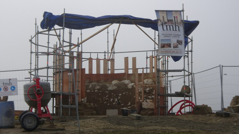 Après le four à pain , un moulin à vent fonctionnel pour bientôt 