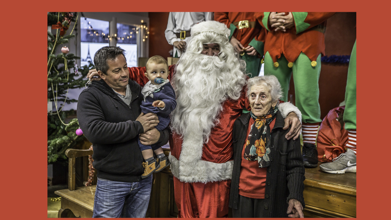 Sorbets – Le Père Noël arrive en car…