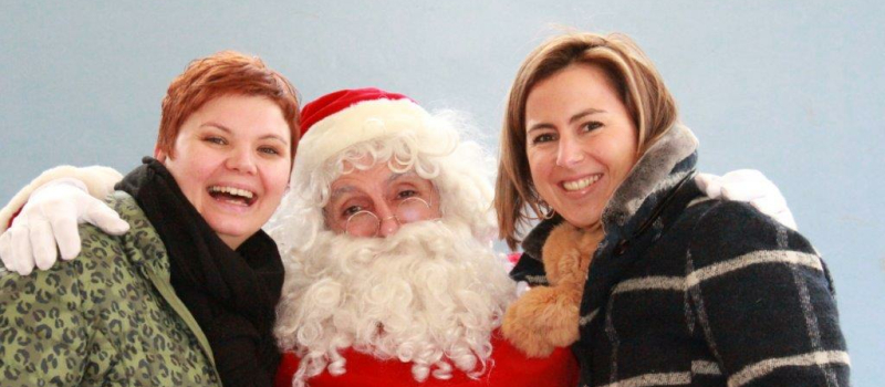 Le Père Noël a fait ses premiers pas place de l'hôtel de ville