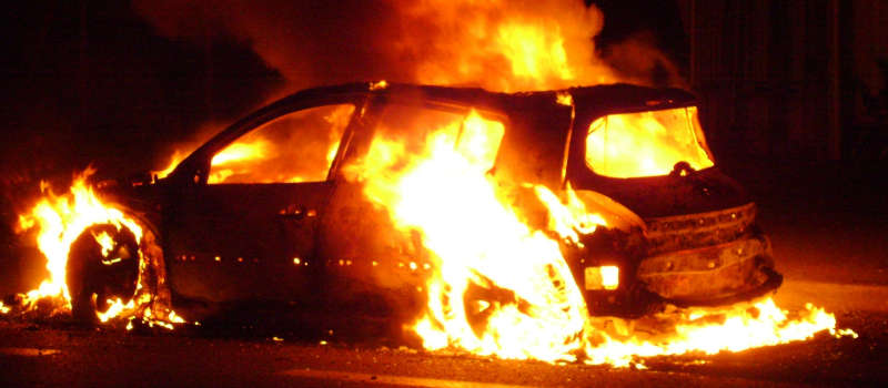 Faits divers : Une voiture en feu sur le parking de la gare d'Auch