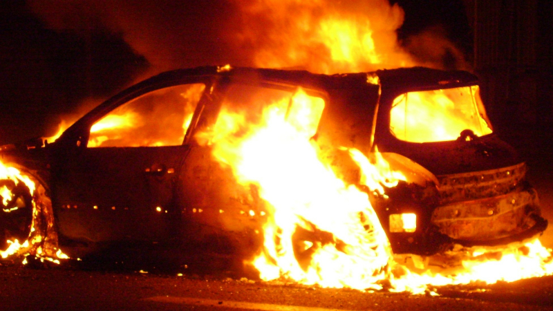 Faits divers : Une voiture en feu sur le parking de la gare d'Auch