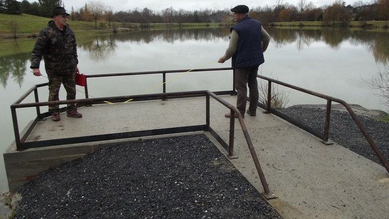 Un poste de pêche pour personnes à mobilité réduite