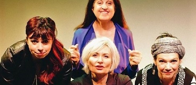 "Et pendant ce temps, Simone Veille !" au Théâtre des Carmes