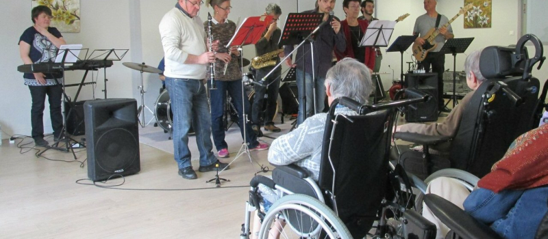 Un mini concert de jazz pour les résidents de l'EHPAD