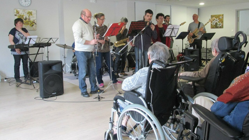 Un mini concert de jazz pour les résidents de l'EHPAD