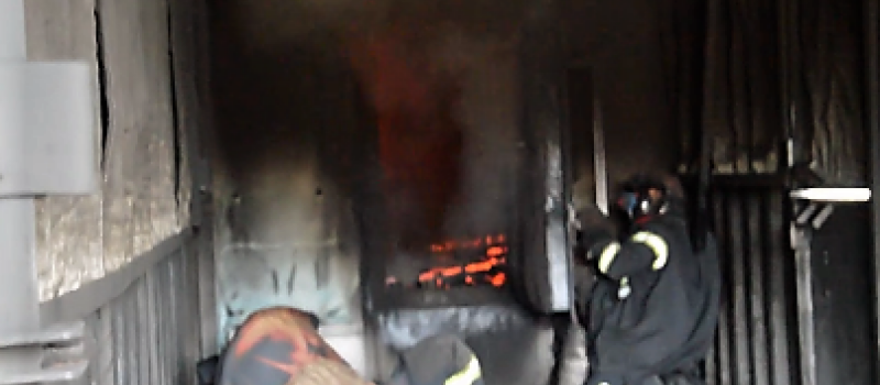 Les internes en médecine découvrent le caisson de feu 