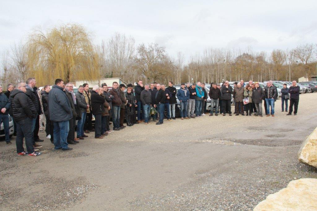 L'ovalie rendant hommage à Michel Cester