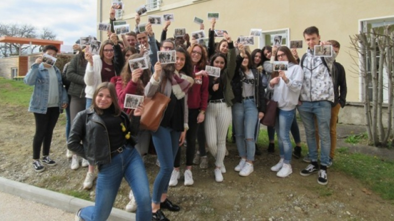 Jouons la carte de la Fraternité  et de la SOLIDARITE au Lycée Lavacant