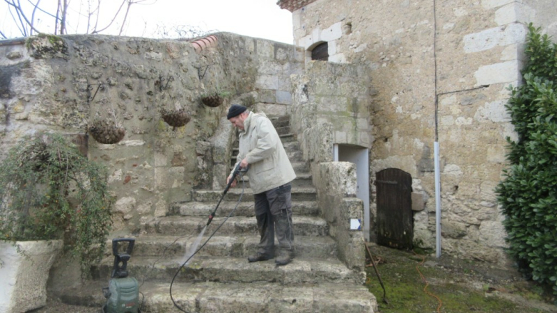 Préparation de la saison touristique.