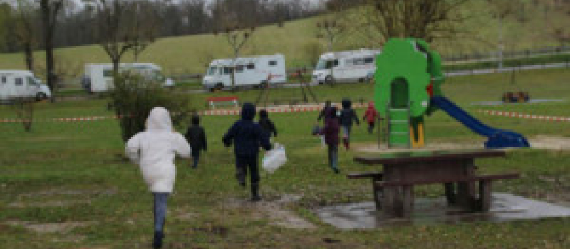57 enfants à la cueillette des œufs de Pâques