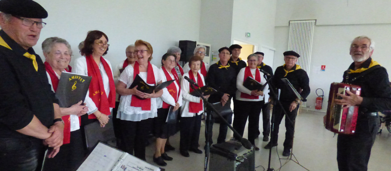 Los Amistats ont charmé les résidents