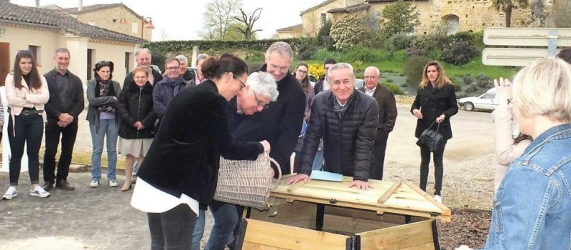 Le village inaugure sa première aire de compostage collectif