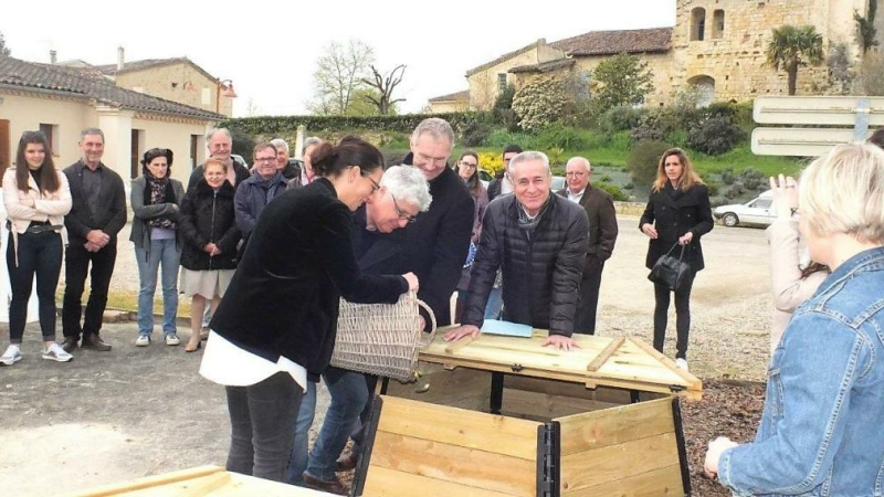 Le village inaugure sa première aire de compostage collectif
