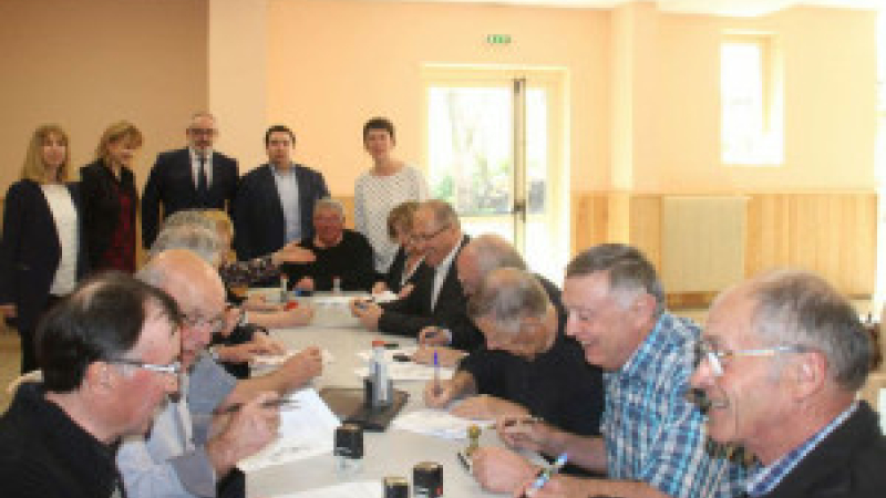 Les maires ont signé la convention avec la DDFIP