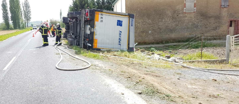 Opération de dépollution suite a un accident de poids lourd