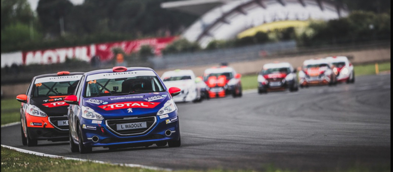 Lutte passionnante aux Rencontres Peugeot Sport de Nogaro  