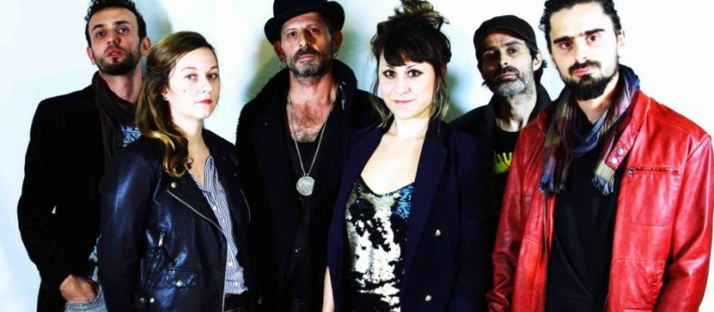 "La Cafetera Roja" en concert à la Bodega
