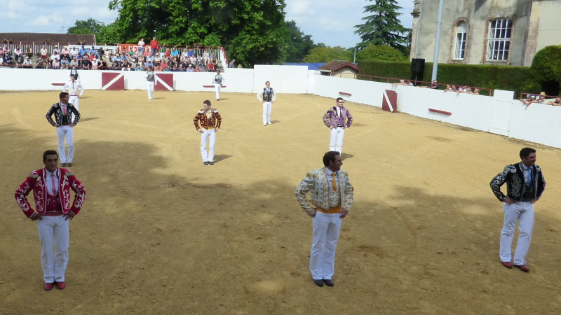 la course landaise des fêtes de Monlézun interrompue par la pluie