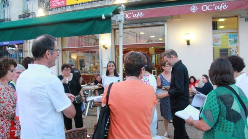 musique, chants et pole dance au Oc'afé