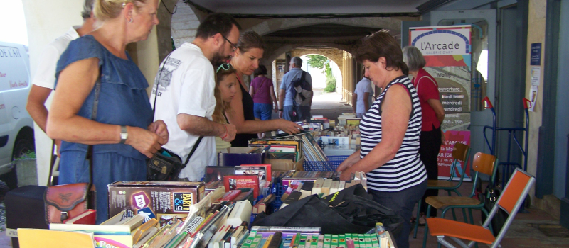 Vente de livres désherbés par la médiathèque