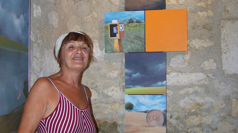 L'artiste peintre Brigitte Cailleau présente ses espaces colorés inspirés de la nature gersoise à la petite chapelle de Sarrant
