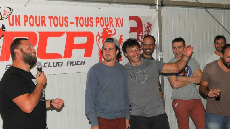 Le club des supporters "Un pour tous" a lancé sa saison en accueillant les joueurs de rugby 