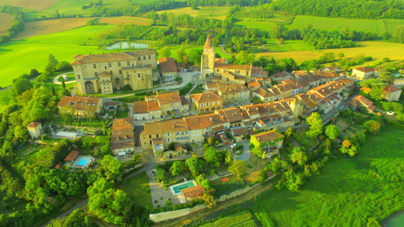 Naissance d'un marché hebdomadaire