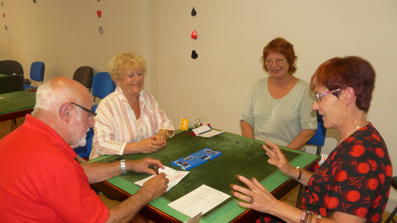 Assemblée générale du club de bridge.