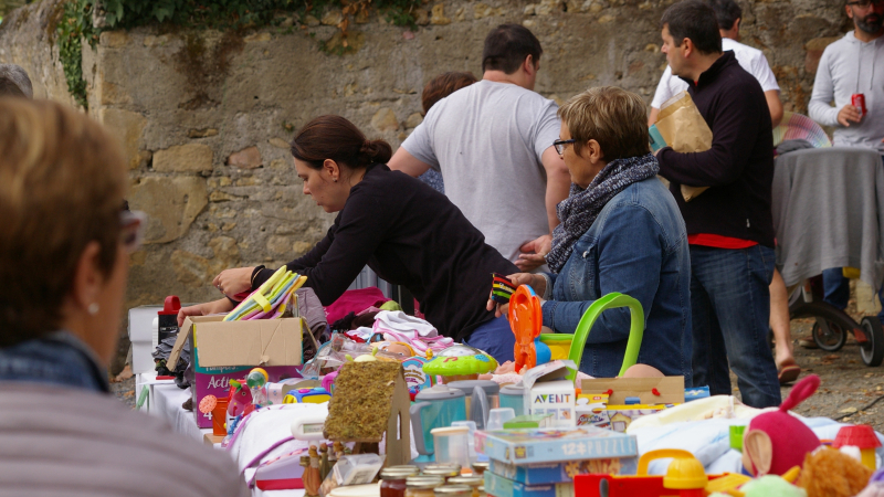 Vide-grenier organisé par les parents d'élèves