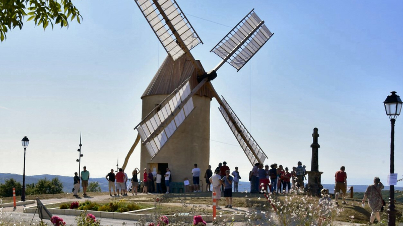 Le moulin a vent et son environnement ont séduit plus de 1000 personnes 
